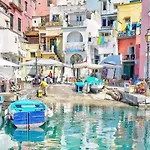 Casetta Giulia * Procida